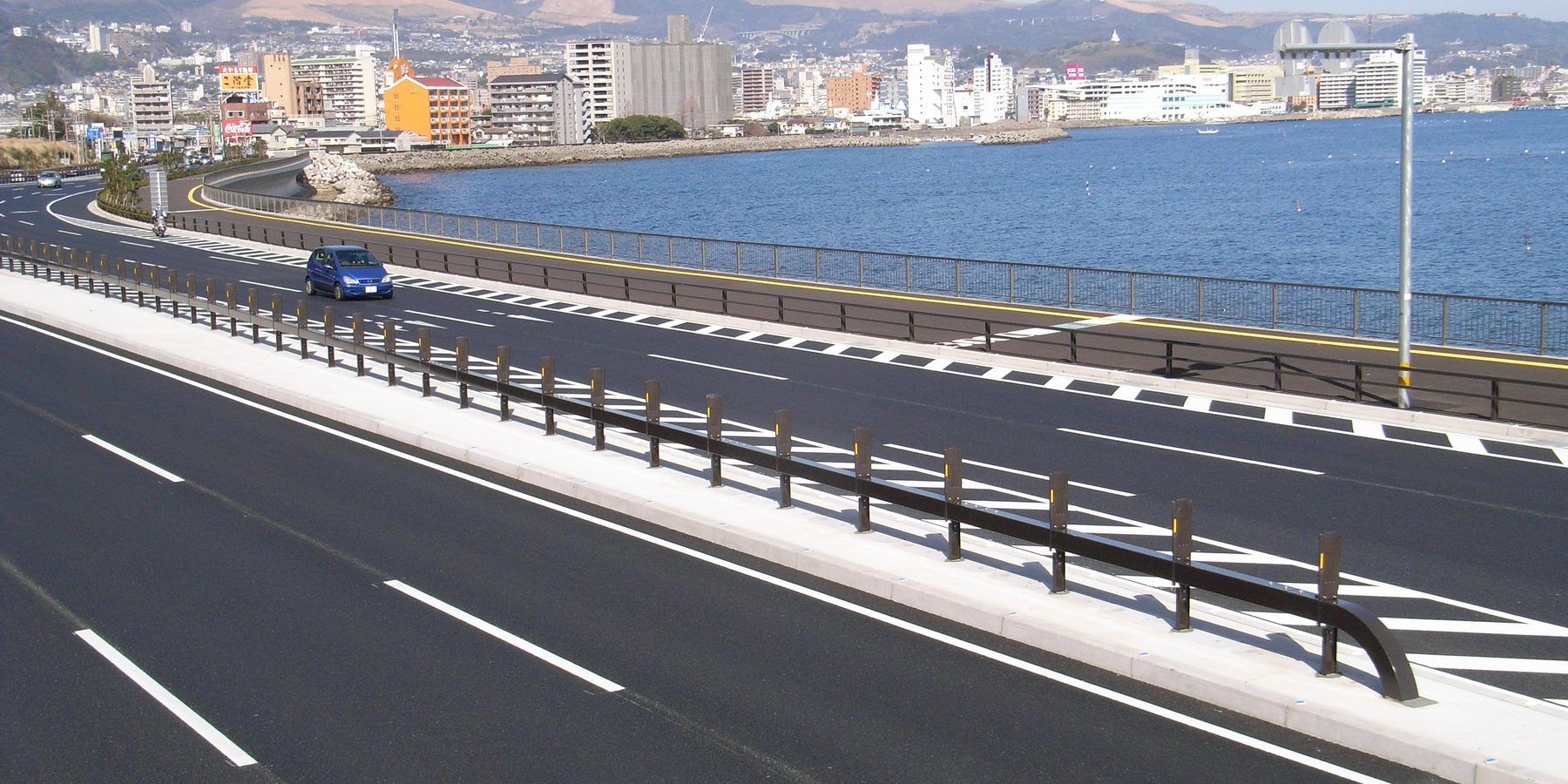 大分県別府市の護岸工事。当社のコンクリート二次製品を使用